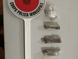 sequestrato-mezzo-chilo-di-marijuana-nascosta-in-una-cantina