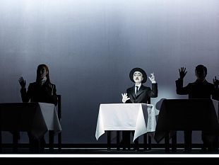 prima-mondiale-di-robert-wilson-con-pessoa-since-ive-been-me