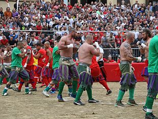 corteo-e-calcio-storico-il-mic-li-dichiara-beni-culturali