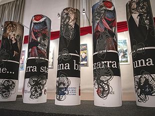 manifesti-dartista-mostra-prorogata-al-27-giugno