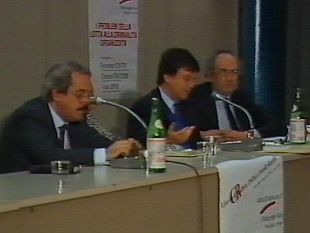 b203211308-riflessione-su-mafia-e-politica-a-vent-anni-dall-assassinio-di-falcone