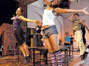 a801221143-fame-saranno-famosi-il-tour-del-musical-al-sashall-di-firenze-il-6-febbraio-2008