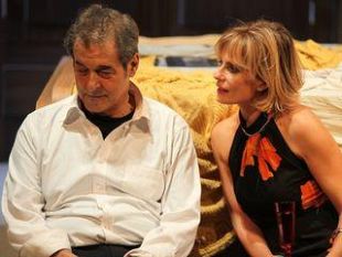 b102080922-teatro-excelsior-il-catalogo-con-isabella-ferrari