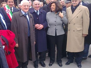 b201231510-nuovo-palazzo-di-giustizia-severino-e-renzi-al-taglio-del-nastro-foto