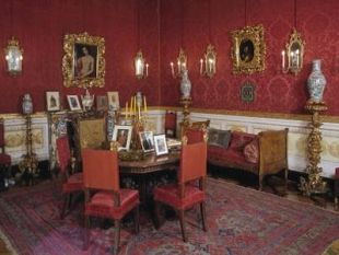 b003291845-tornano-a-svelarsi-i-tesori-di-palazzo-chigi-saracini