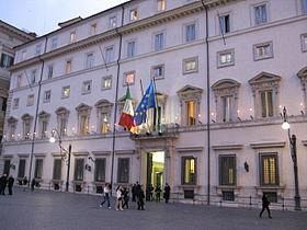 b304291534-dal-consiglio-comunale-di-firenze-la-solidarieta-ai-carabinieri-feriti-a-roma