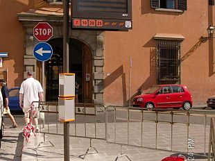 b308082113-addio-ai-bus-di-fronte-alla-basilica-di-san-marco