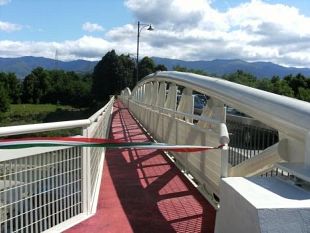 b007311628-figline-ponte-sull-arno-aperta-la-passerella-pedonale