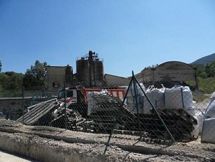 b402251342-ex-cava-usata-per-i-rifiuti-speciali-cittadini-pretendono-tutele