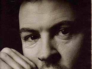 b204172222-legendary-80-con-paul-young