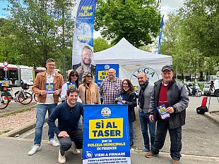 taser-alla-municipale-partecipazione-al-gazebo-della-lega