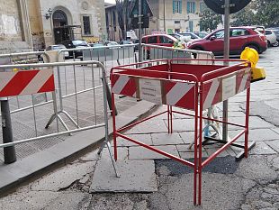 piazza-brunelleschi-botta-e-risposta-forza-italia-comune