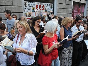 b203201604-ti-regalo-una-poesia-alla-ex-libreria-martelli-con-i-chille-de-la-balanza