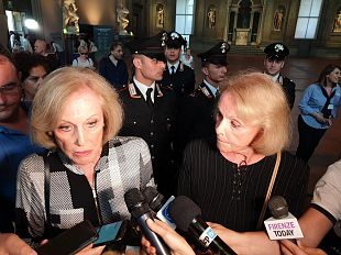 processione-senza-fine-per-salutare-il-maestro