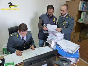 estorsione-ai-danni-di-imprenditori-per-la-locazione-di-capannoni