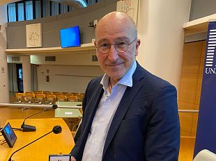 medaglia-del-presidente-della-repubblica-al-professore-fabris