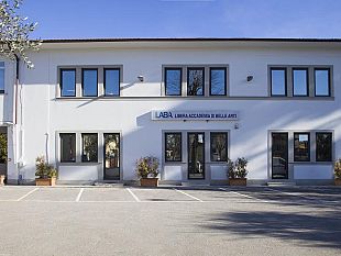 poltrona-frau-alla-libera-accademia-di-belle-arti-di-firenze