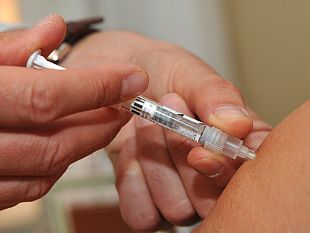 fiaccolata-per-la-liberta-di-scelta-in-campo-vaccinale-che-si-terra-giovedi-27-luglio-2017-a-firenze-per-le-vie-del-centro-storico