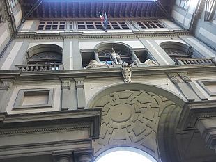 biglietti-per-uffizi-e-duomo-venduti-in-strada-truffano-i-turisti-con-le-maggiorazioni