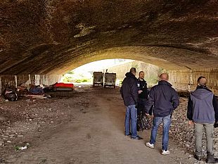 blitz-della-municipale-bivacchi-abusivi-sul-mugnone