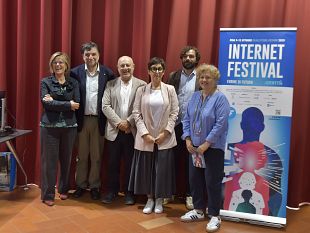 internet-festival-la-rivoluzione-digitale-da-starlink-alle-fake-news