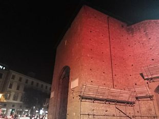 tre-porte-rosse-per-ricordare-le-vittime-della-strada