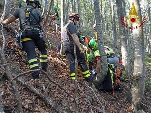 soccorso-cercatore-di-funghi-caduto-in-un-dirupo