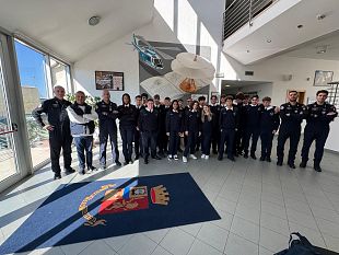 istituto-tecnico-aeronautico-lindbergh-visita-all8-reparto-volo