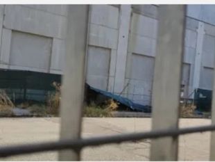 via-mariti-rotte-le-reti-di-recinzione-del-cantiere-sotto-sequestro