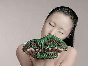 il-gioiello-contemporaneo-si-tinge-di-rosa