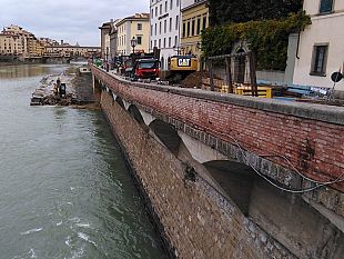 la-voragine-di-lungarno-diaz-resta-ancora-un-mistero