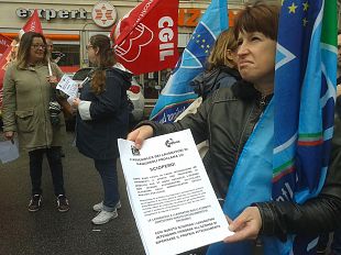 fisco-i-segretari-cisl-in-piazza-a-firenze-a-raccogliere-firme-per-lequita