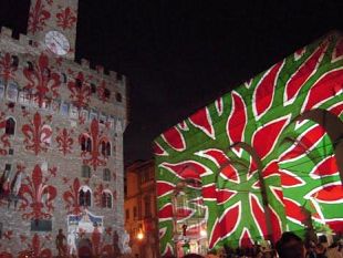 b005281551-hofsetter-trasforma-palazzo-e-ponte-vecchio-in-tele-d-arte-contemporanea