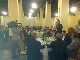 b006062236-divini-profumi-ieri-e-oggi-l-appuntamento-aperto-al-pubblico