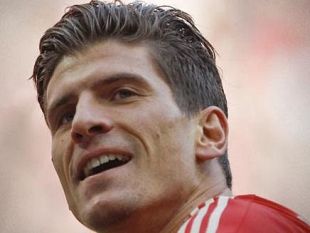 b307131015-mario-gomez-artemio-franchi-in-festa-lunedi-porte-aperte-ai-tifosi