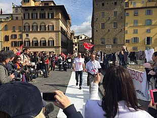 firenze-sciopero-e-manifestazione-dei-lavoratori-della-guess-in-centro