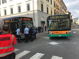incidente-fra-due-bus-14-feriti