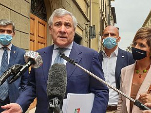 antonio-tajani-al-caffe-de-la-versiliana-intervistato-da-sallusti
