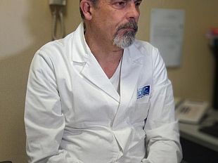 malore-su-ponte-vecchio-turista-salvato-dalla-polizia-municipale