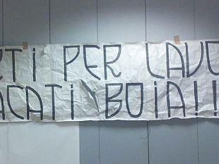 striscione-alla-cisl-toscana-di-siena-non-ci-lasciamo-intimidire