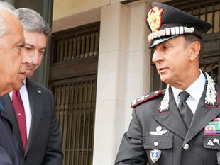 bandiere-a-mezzasta-a-palazzo-vecchio-e-in-tutti-gli-edifici-comunali