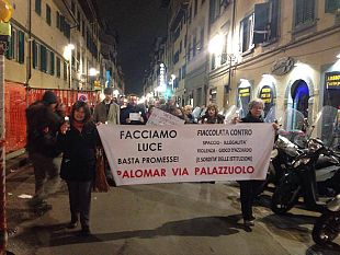fiaccolata-in-centro-a-firenze-cittadini-contro-il-degrado