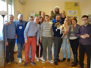 cibo-per-la-mente-a-tavola-con-itaca-36-ricette-per-il-buonumore