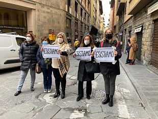 commercianti-flash-mob-e-rabbia-tanti-rischiano-di-chiudere