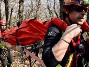 incastrati-nel-canale-li-salvano-i-pompieri