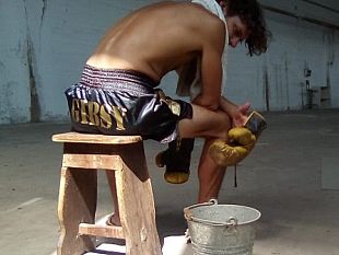 storia-di-un-pugile-fuori-schema-al-regina-margherita-sabato-18-gennaio