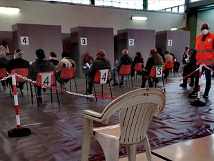 vaccini-covid-toscana-prenotazioni-per-la-fascia-1972-73