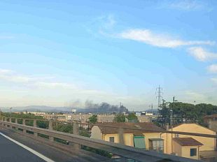 scandicci-nuovo-incendio-di-un-capannone