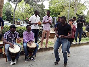 solidarieta-dormire-mangiare-e-lavarsi-a-firenze