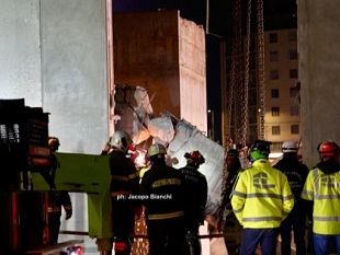 crollo-nel-cantiere-ancora-al-lavoro-cercando-lultimo-corpo